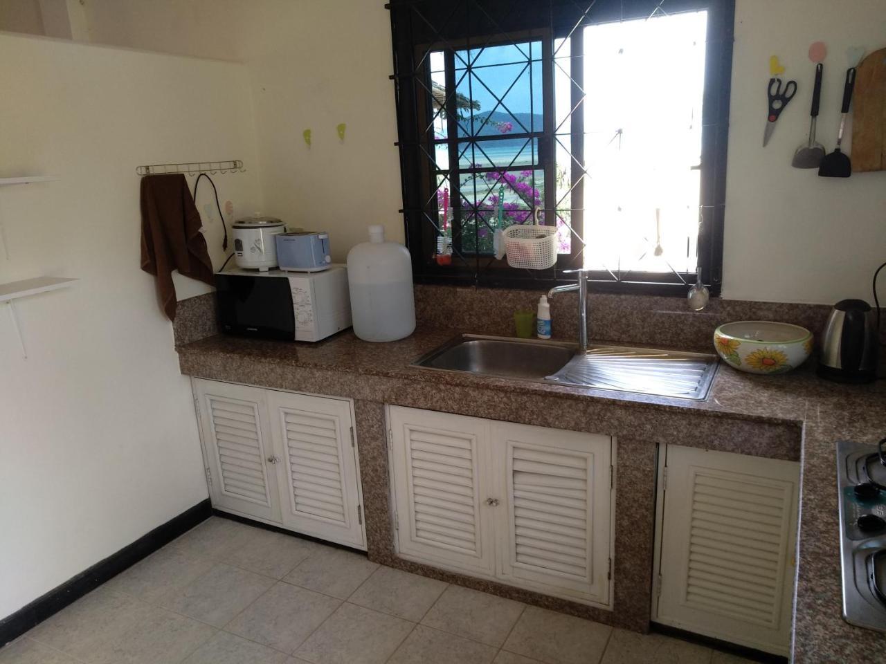 Right On The Beach House Villa Taling Ngam Beach Exteriör bild