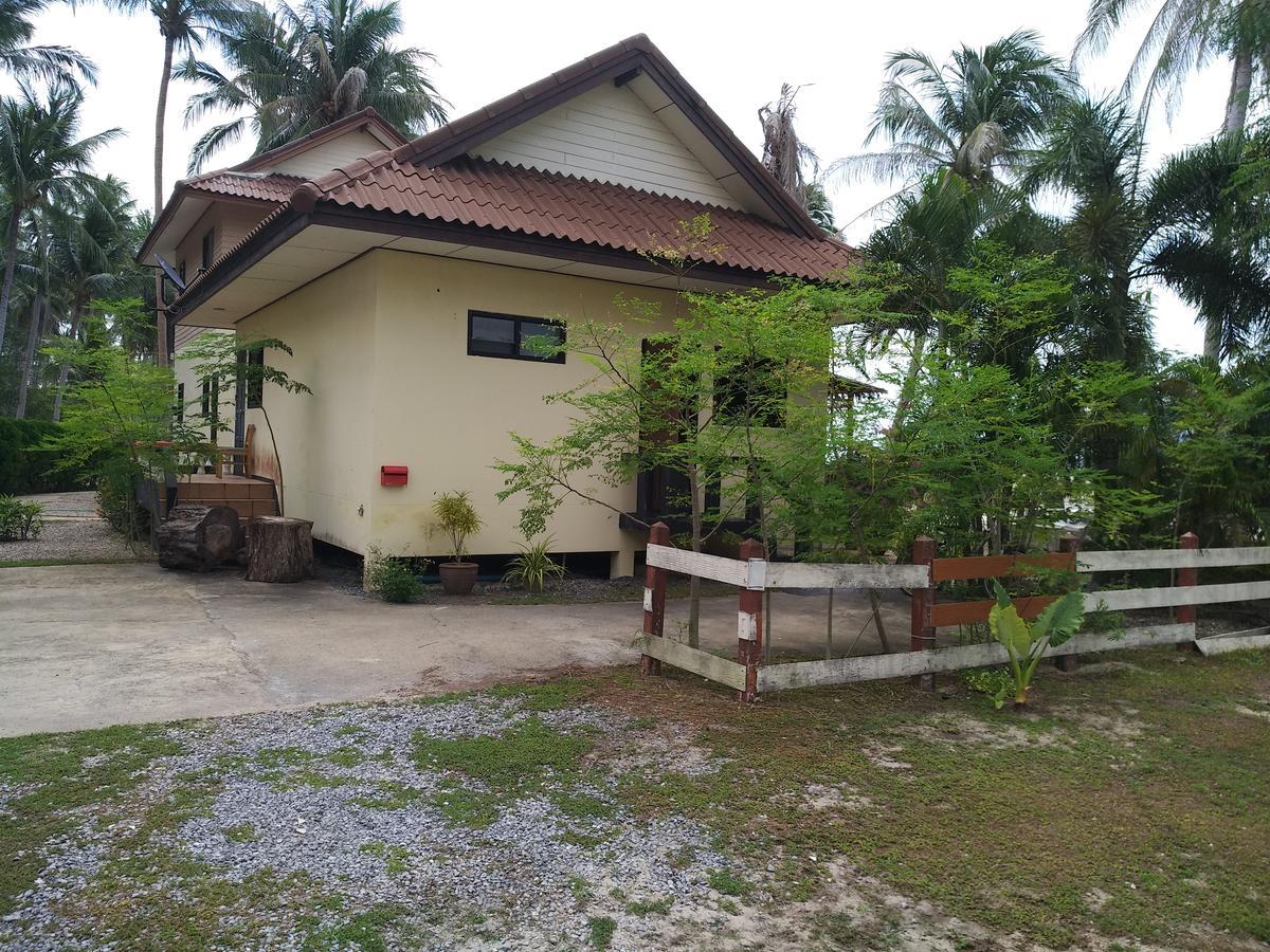 Right On The Beach House Villa Taling Ngam Beach Exteriör bild